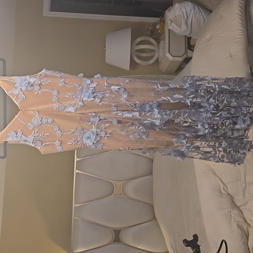 Dress the Population Silver Floral Backless Dress - Picture 7 of 16